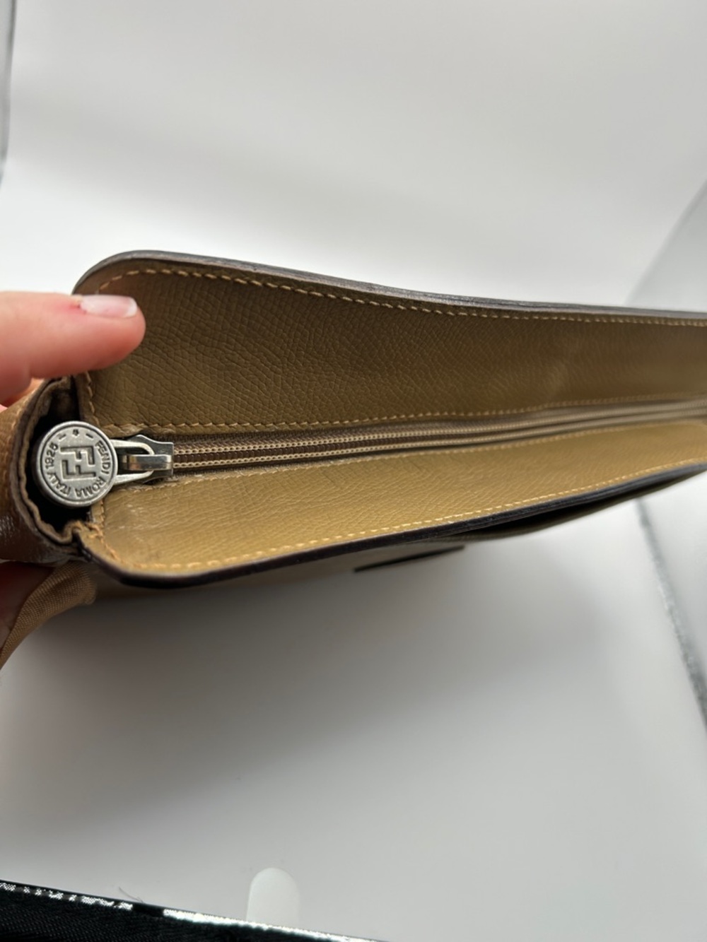 Fendi vintage monogram crossbody - Picture 12 of 15